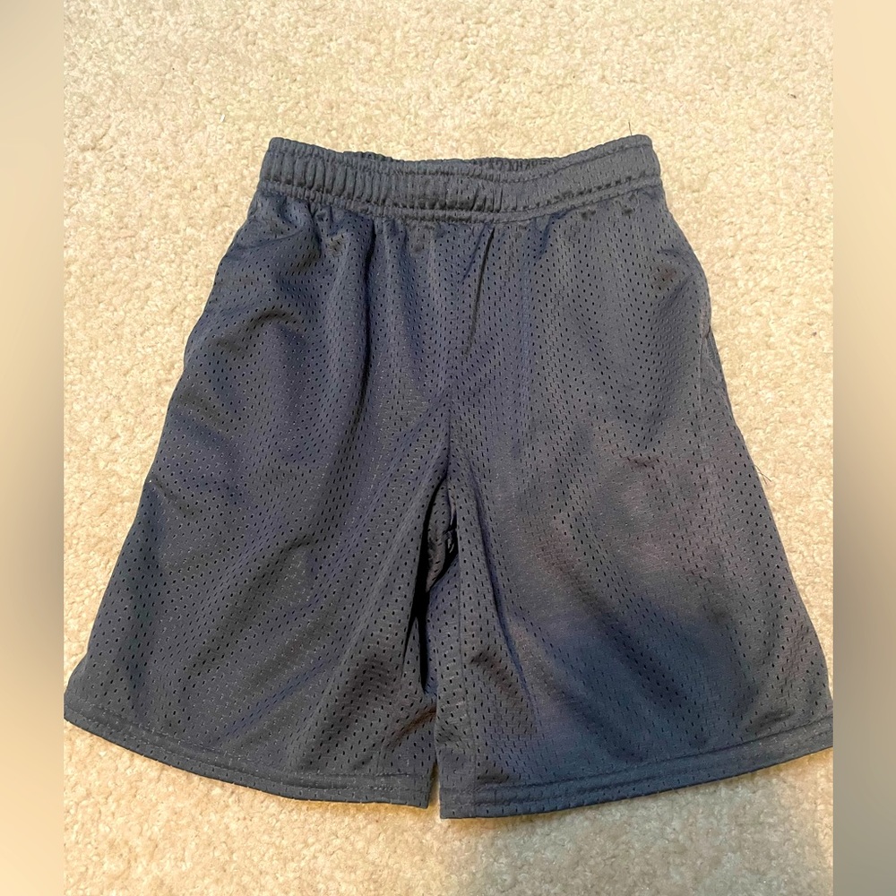 Boys athletic shorts size small 6-7.
